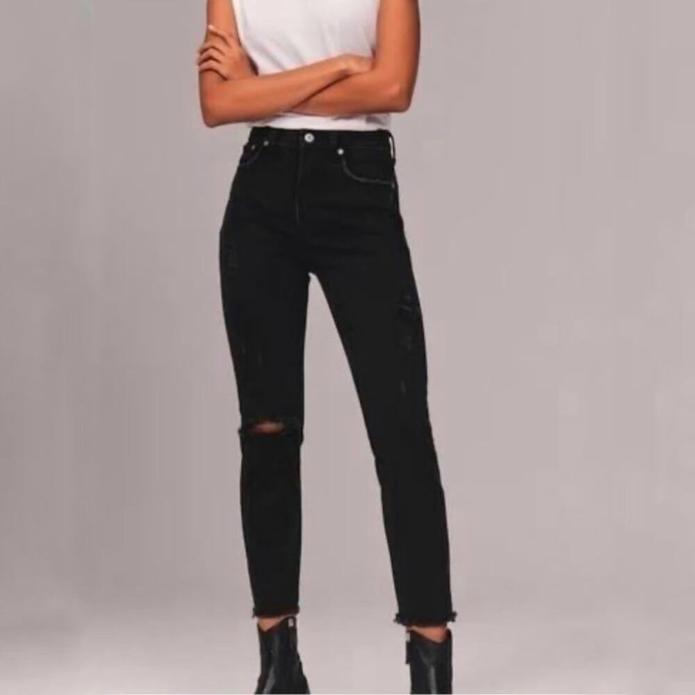 Abercrombie & Fitch Curve Love Mom High Rise Jeans Size 28 (6) Black Grunge Edgy